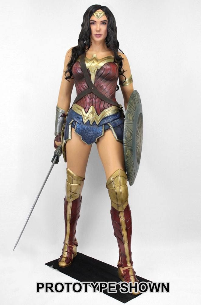 Wonder Woman Životní Velikost Soška Wonder Woman (Foam Rubber/Latex) 185 cm NECA
