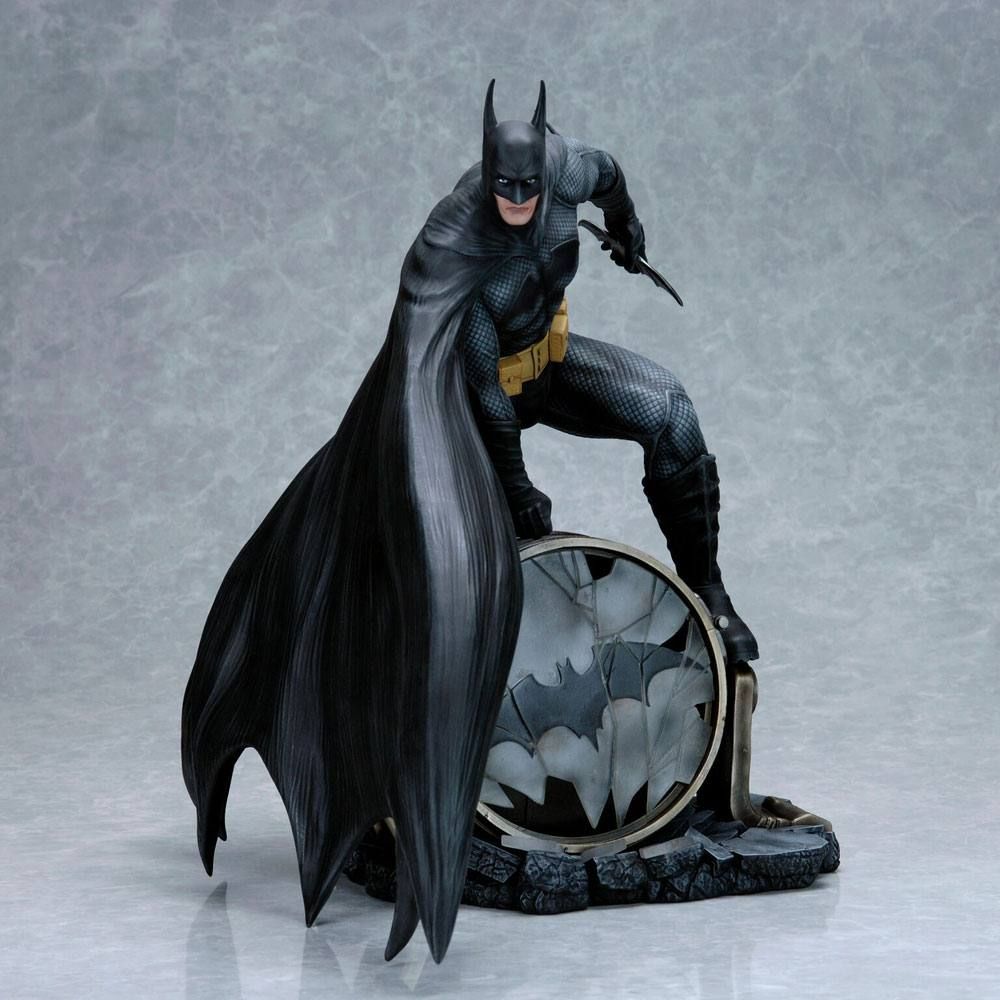DC Comics Fantasy Figure Gallery Soška 1/6 Batman (Luis Royo) 35 cm Yamato