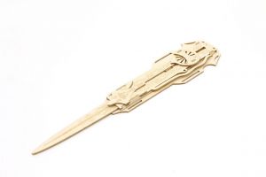 Assassins Creed IncrediBuilds 3D Wood Model Kit Hidden Blade