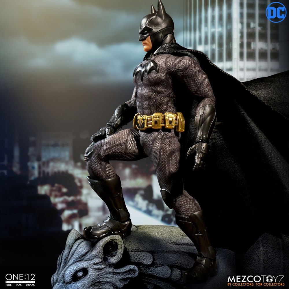 DC Comics Akční Figure 1/12 Batman Sovereign Knight 15 cm Mezco Toys