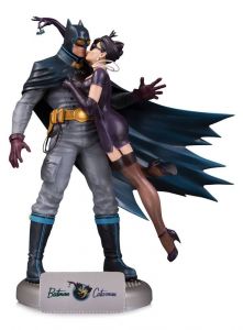 DC Comics Bombshells Deluxe Soška Batman & Catwoman 28 cm