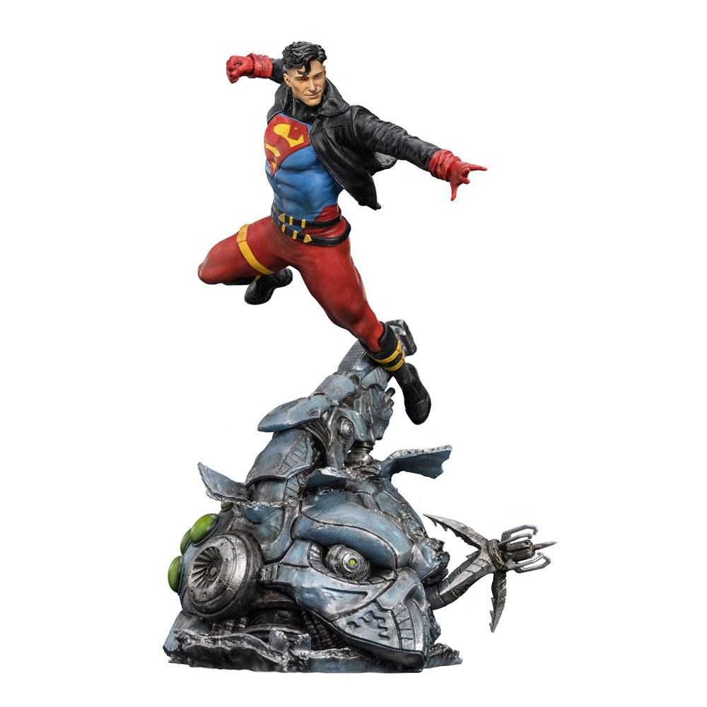 DC Comics Deluxe Art Scale Soška 1/10 Superboy 28 cm Iron Studios