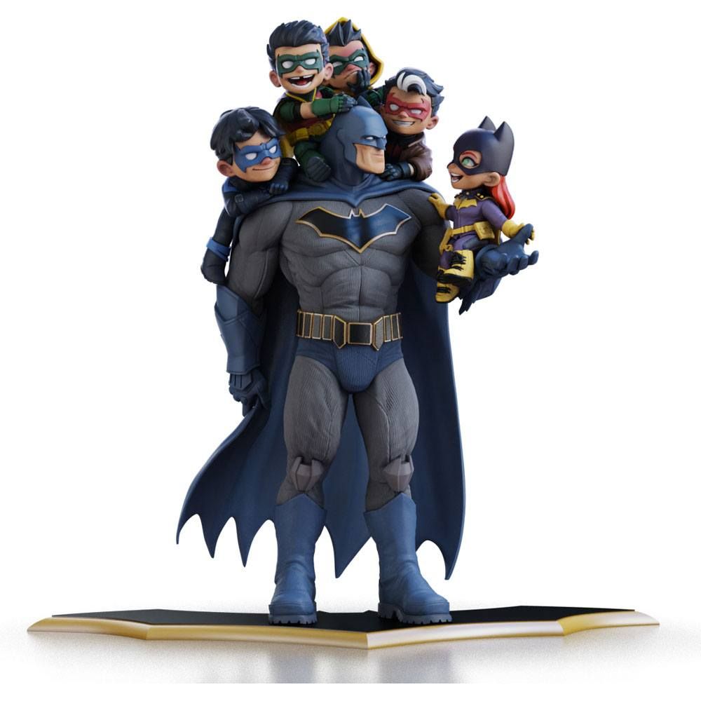DC Comics Q-Master Diorama Batman: Family Classic 38 cm Quantum Mechanix