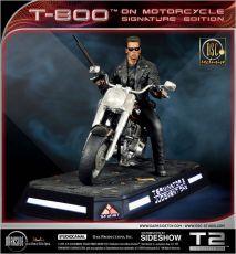 Terminator 2: Judgment Day Soška 1/4 T-800 on Motorcycle Signature Edition Sideshow Exclusive 50 cm