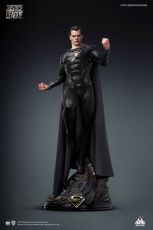 DC Comics Soška 1/3 Superman Black Suit Verze Regular Edition80 cm