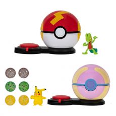Pokémon Surprise Attack Game Pikachu (female) with Fast Ball vs. Treecko with Heal Ball Jazwares