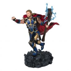 Thor: Love and Thunder Gallery Deluxe PVC Soška Thor 23 cm