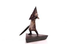Silent Hill 2 Soška Red Pyramid Thing 46 cm First 4 Figures