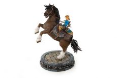The Legend of Zelda Breath of the Wild Soška Link on Horseback 56 cm First 4 Figures
