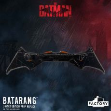 The Batman Prop Replika 1/1 Batarang Limited Edition 36 cm Factory Entertainment