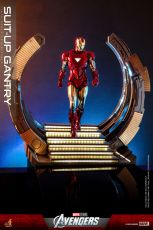 Marvel's The Avengers Accessories Kolekce Series Iron Man Suit-Up Gantry Hot Toys