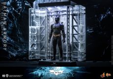 The Dark Knight Rises Movie Masterpiece Akční Figures & Diorama 1/6 Batman Armory with Bruce Wayne 30 cm Hot Toys