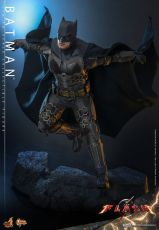 The Flash Movie Masterpiece Akční Figure 1/6 Batman 30 cm Hot Toys