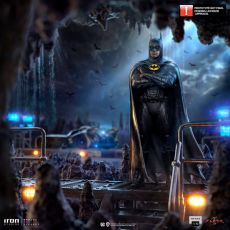 DC Comics The Flash Movie Art Scale Soška 1/10 Batman 23 cm Iron Studios