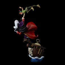 Disney Scale Soška 1/10 Peter Pan vs Hook 40 cm Iron Studios