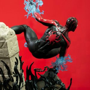 Marvel's Spider-Man 2 Marvel Gallery Deluxe PVC Diorama Miles Morales (Gamerverse) 25 cm Diamond Select