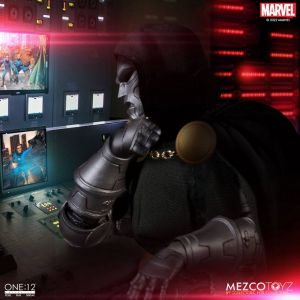 Marvel Akční Figure 1/12 Doctor Doom 17 cm Mezco Toys
