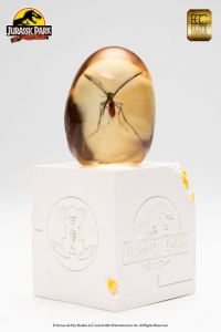 Jurassic Park Soška Elephant Mosquito in Amber 10 cm Elite Creature Collectibles