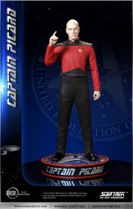 Star Trek The Next Generation Soška 1/3 Captain Jean-Luc Picard 66 cm