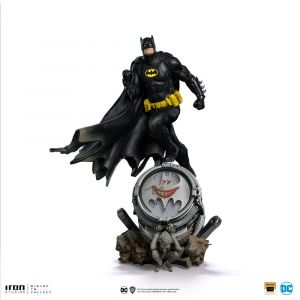 DC Comics BDS Art Scale Soška 1/10 Batman Deluxe (Black Verze Exclusive) heo EU Exclusive 30 cm Iron Studios