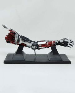 Cyberpunk: Edgerunners Replika Silverhand Arm 30 cm